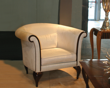 Motif arm chair