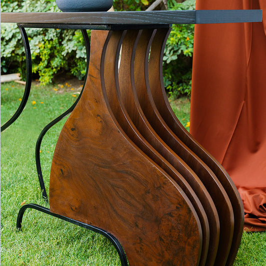 Totalitarian console