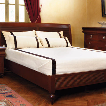 Bed with low foot board