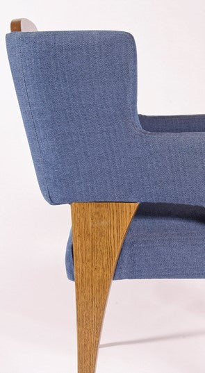 V arm chair